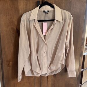 NWT Chic Italian  Beige Button Down Shirt for Women